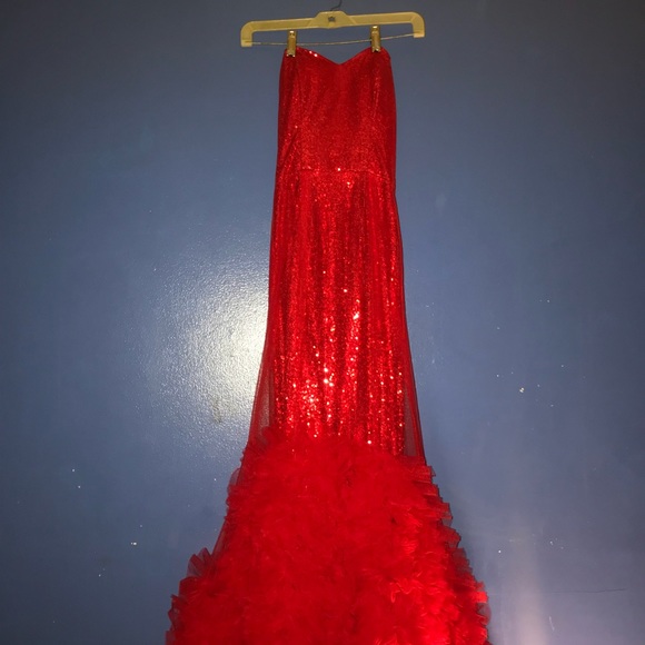 PROM DRESS 👗 - Picture 3 of 4